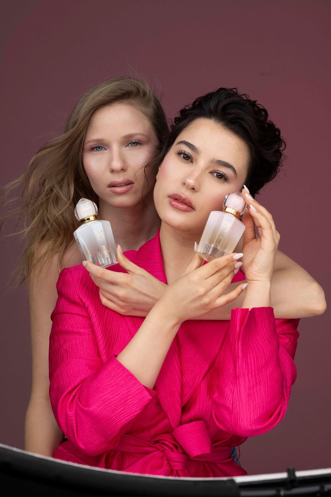 Ready to achieve that lit-from-within glow? We've curated a list of the five must-have skincare essentials that form the foundation of a healthy, radiant complexion. From cleansing to protecting, discover the key products you need to nourish your skin and reveal its natural brilliance all year round.