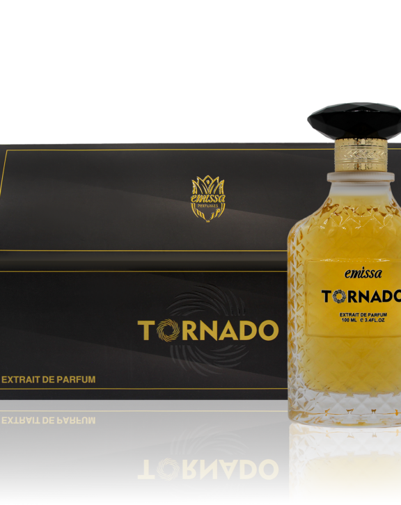 Un parfum oriental boisé et cuiré, pour un homme mystérieux, puissant et profondément charismatique, avec une fragrance qui mêle intensité fumée, richesse épicée et profondeur sensuelle — une véritable signature olfactive de luxe sombre et d’élégance sauvage. Top Notes: Framboise, EncensMiddle Notes: Rose, SafranBase Notes: Oud, Cuir, Bois ambrés, Benjoin